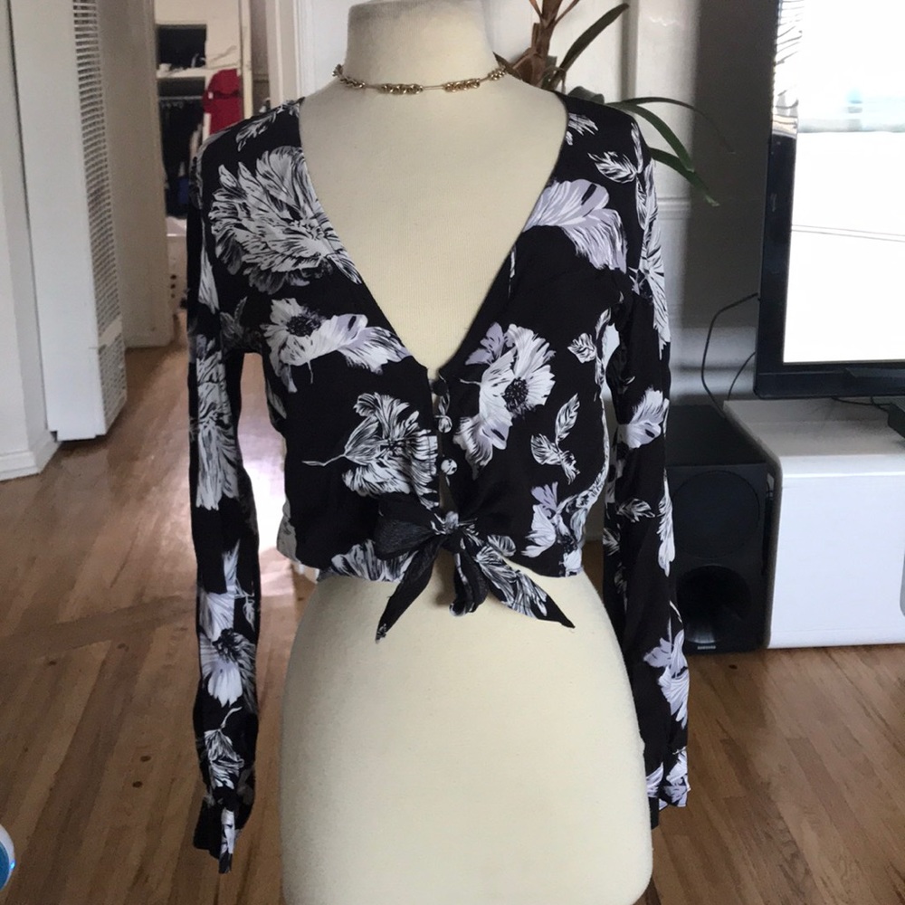 Flynn Skye crop blouse